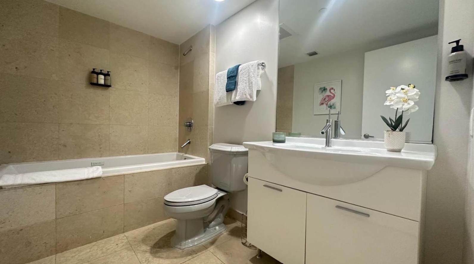 Mvr - Lux Balcony Pool Access & Views Apartamento